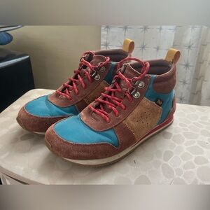 TEVA Women's Highside '84 Mid Sneaker W 9